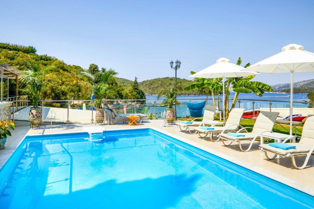 Villa fronte mare Syvota con piscina