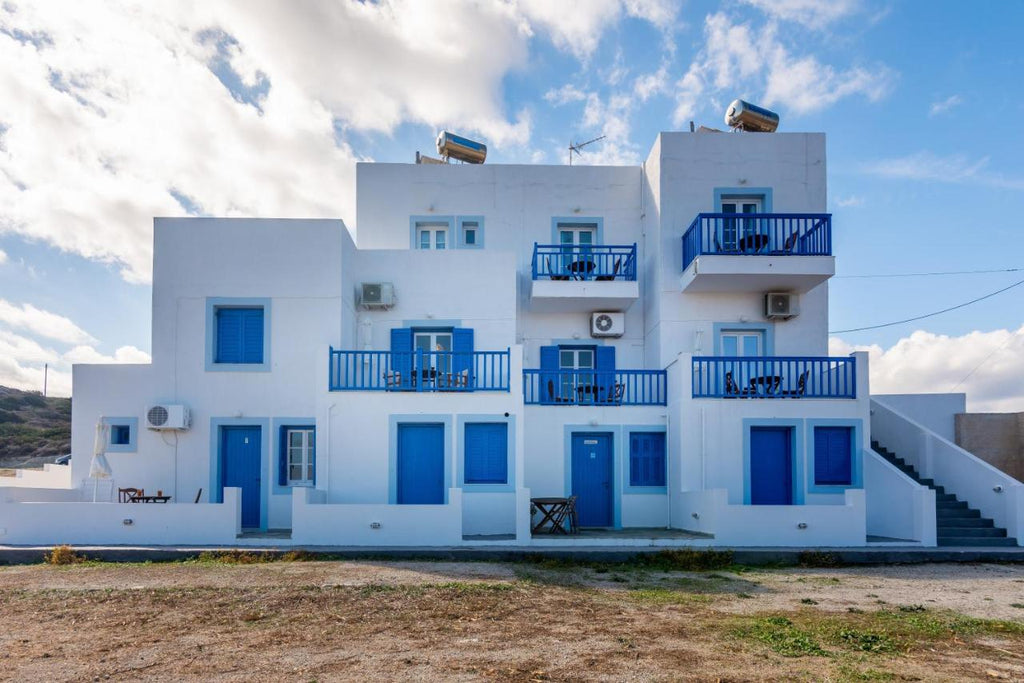 Vista Kimolos Pollonia