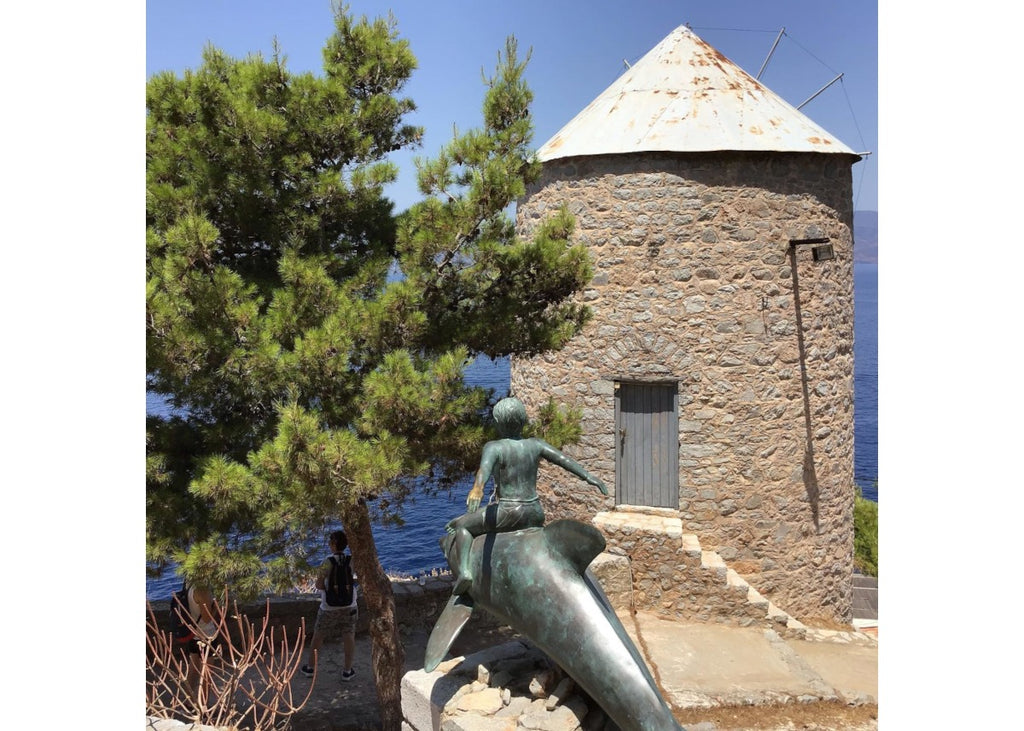 [738943114780970]Mulino di Sophia Loren a Hydra