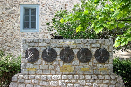 [811593727688177]Piazza dei cinque Primi Ministri di Hydra