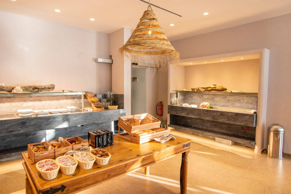 Amoopi Kastelia Beach Hotel