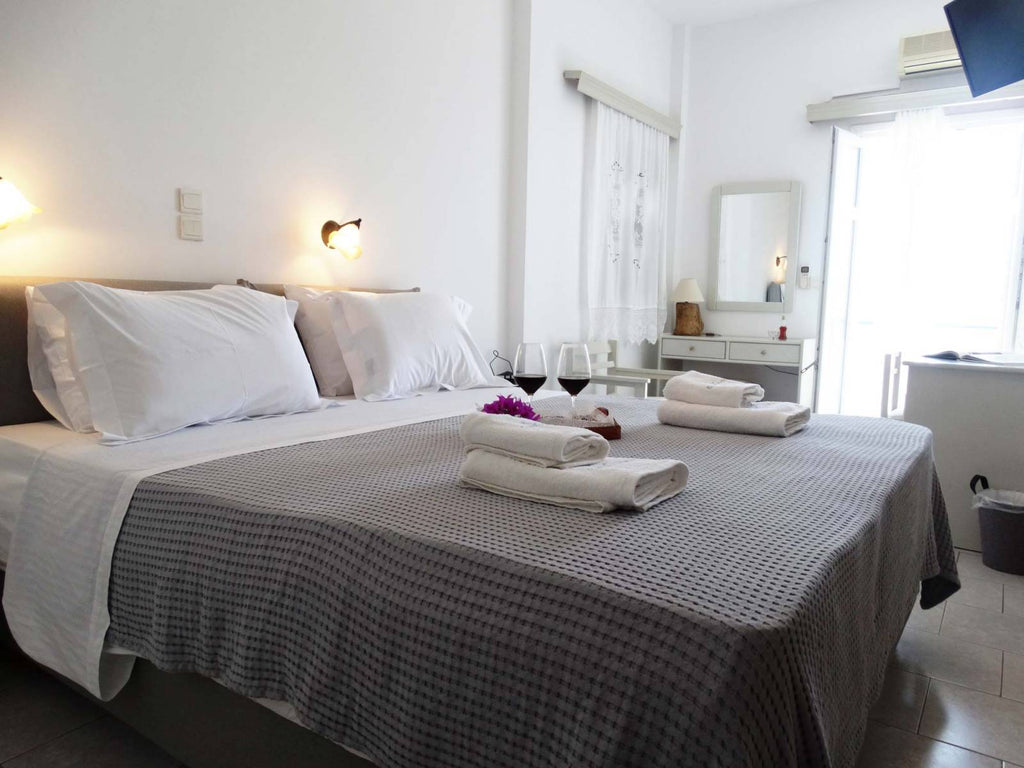 Vista Katapola Studios b&b