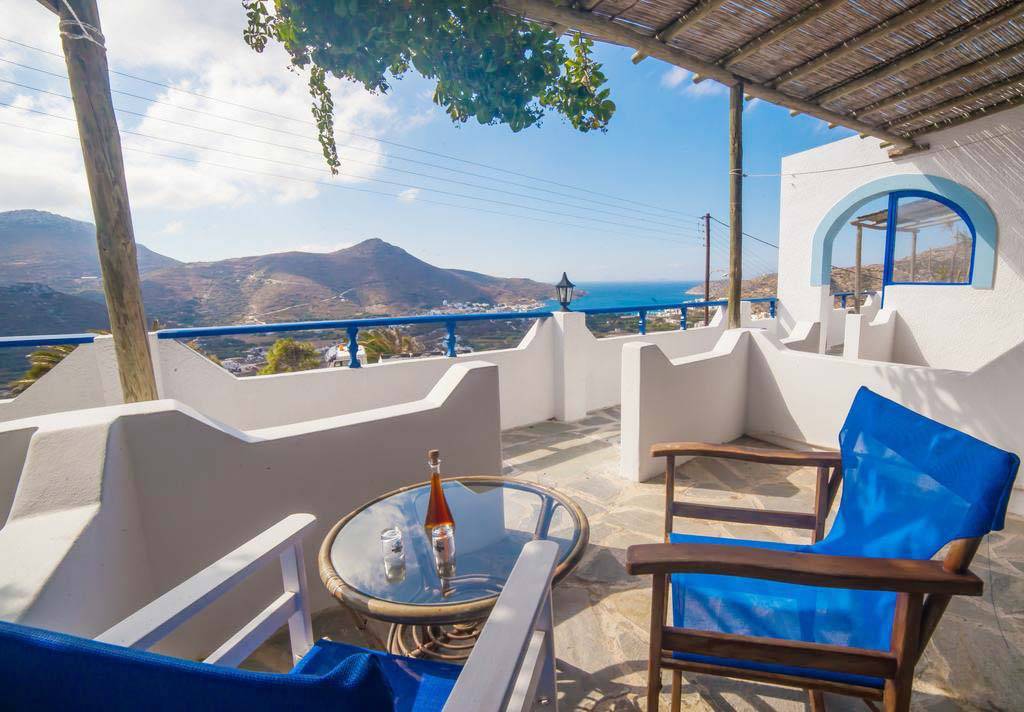 Vista Katapola Studios b&b