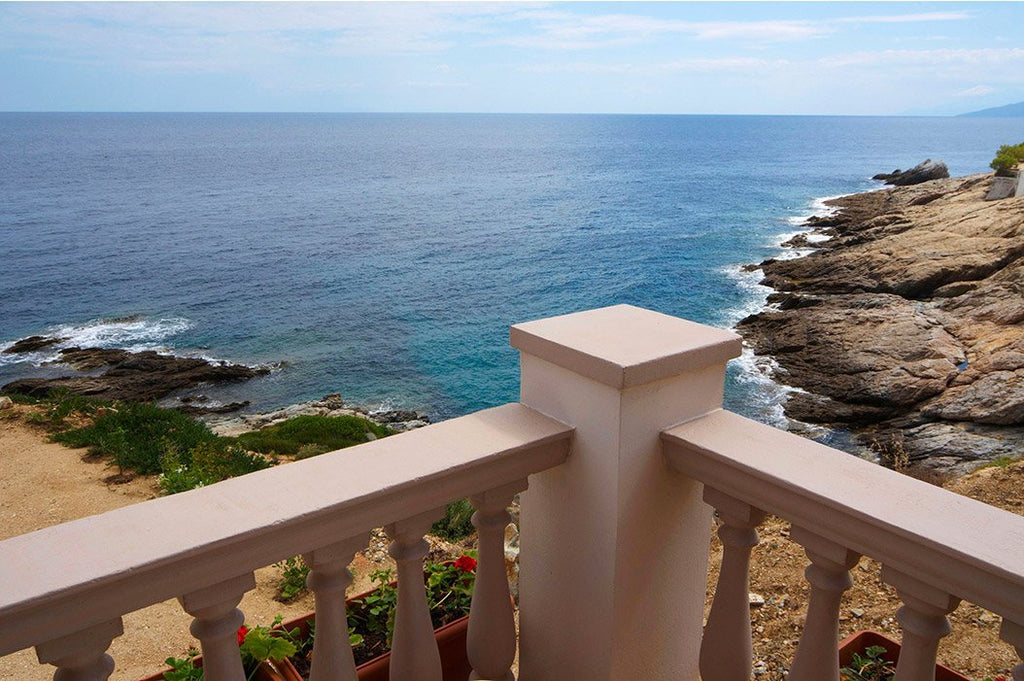 studio vista mare Ikaria