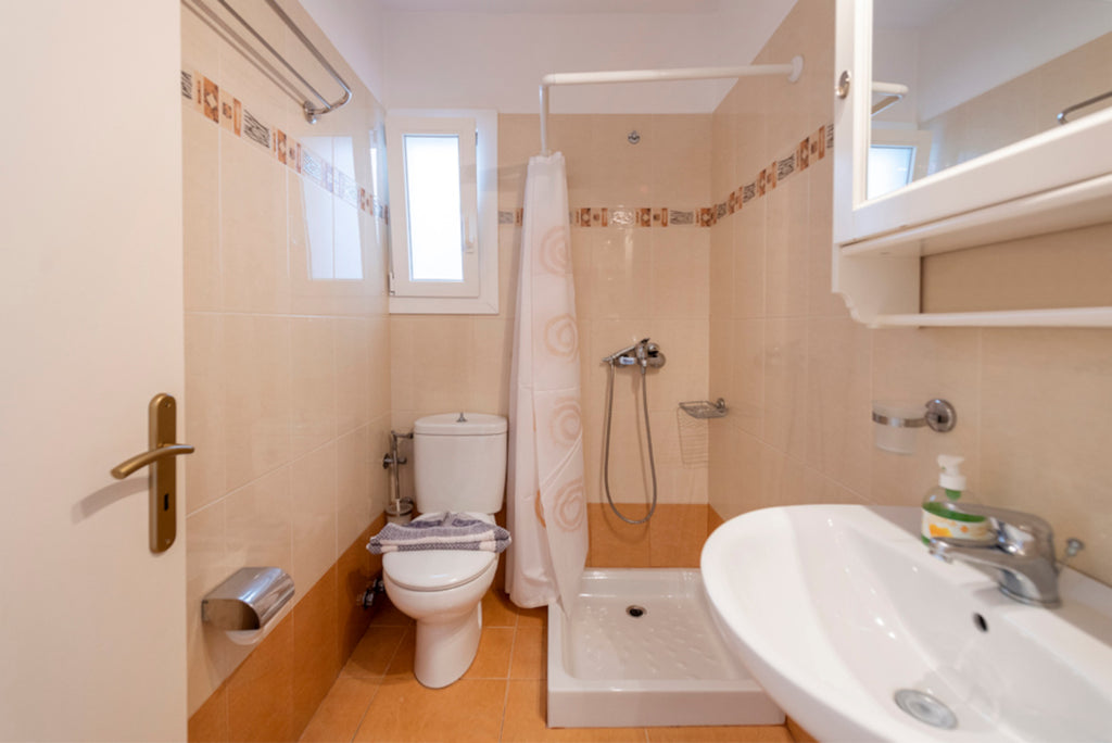 Naoussa - Leonardos Studios