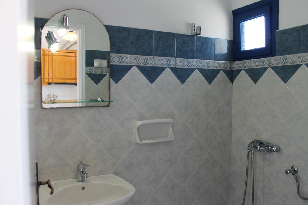 Mary Rooms Santorini