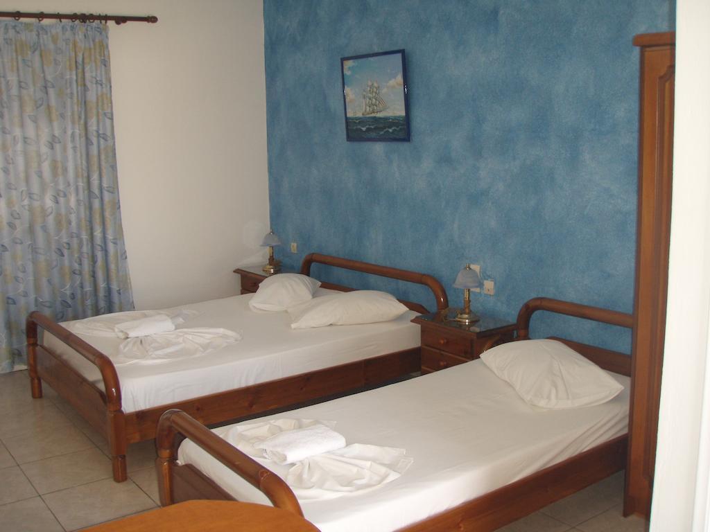 Mary Rooms Santorini