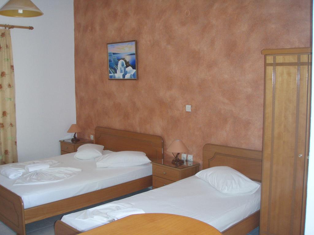 Mary Rooms Santorini