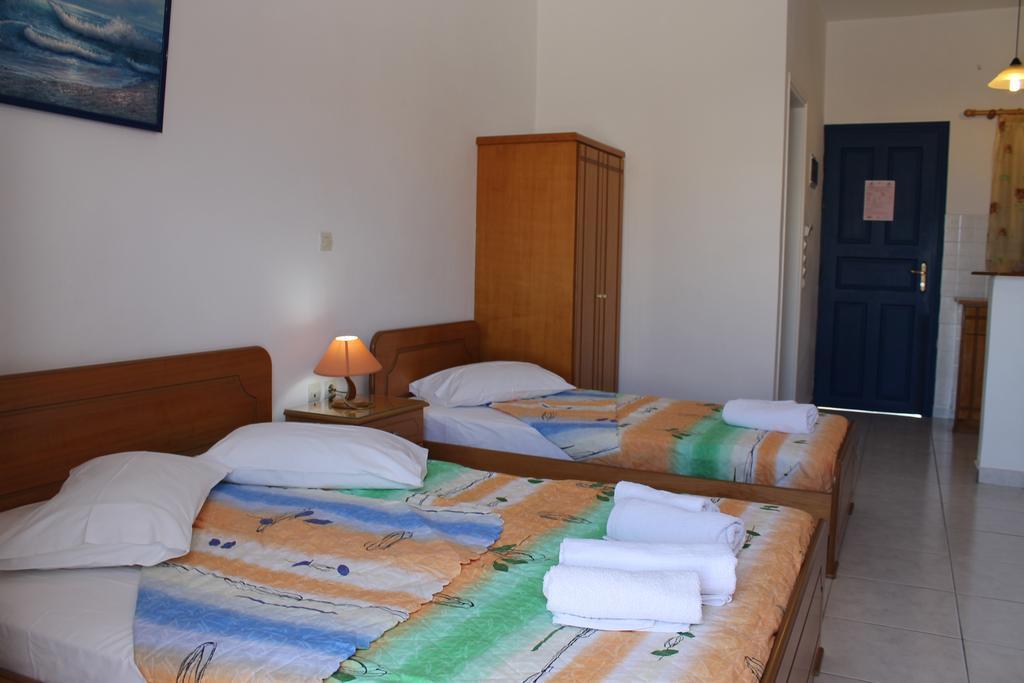 Mary Rooms Santorini