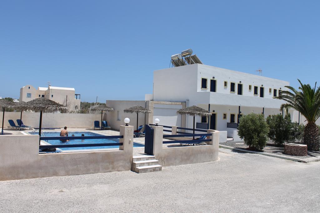 Mary Rooms Santorini