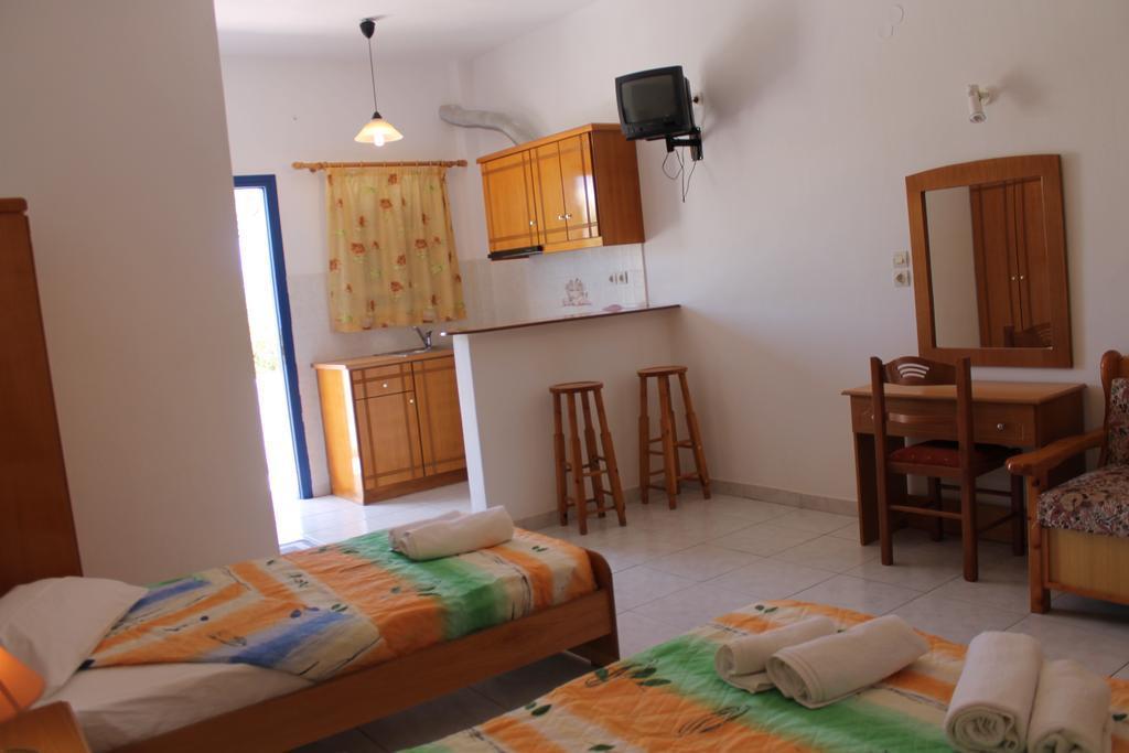 Mary Rooms Santorini