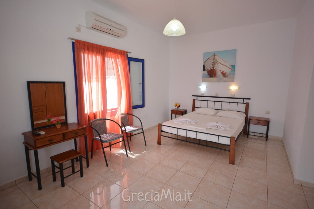 Paralia Rooms