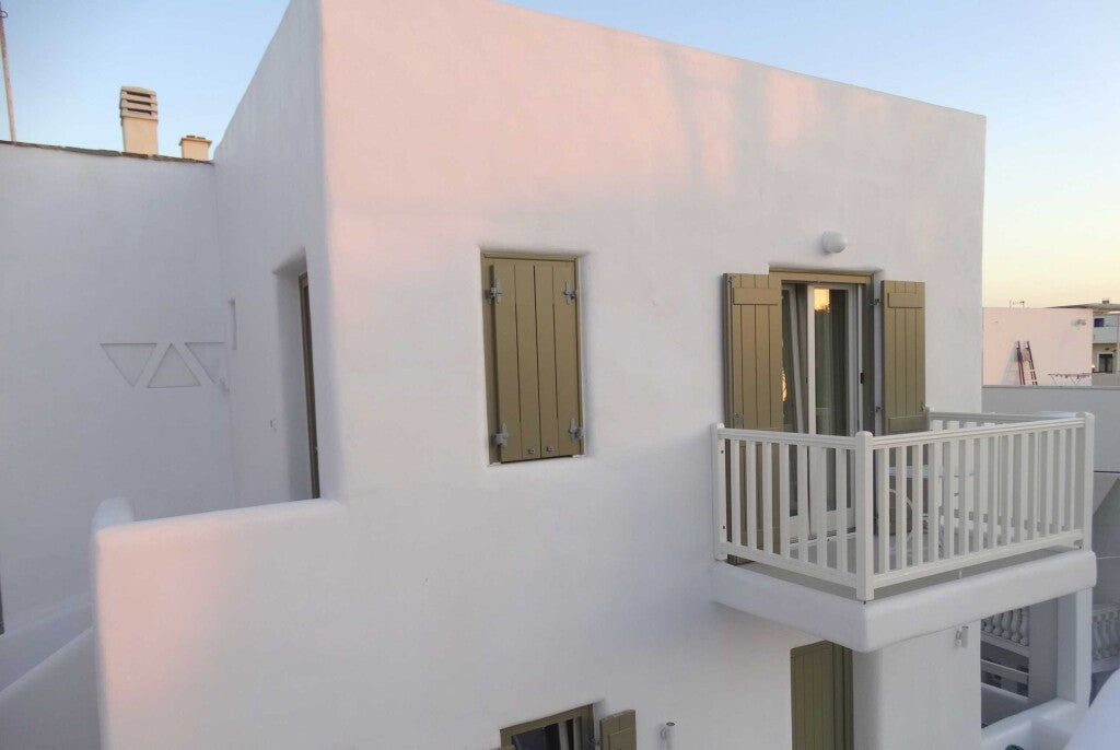 Naxos Oceamo Suites