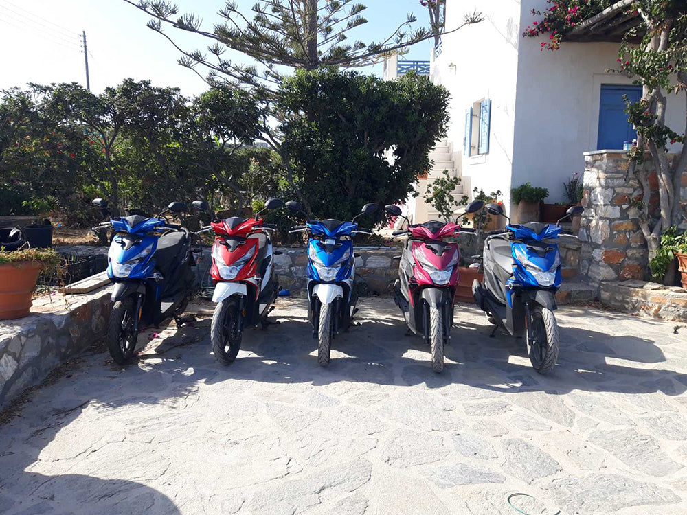Noleggio scooter e quad Schinoussa