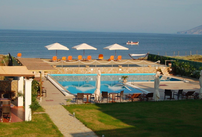 hotel con piscina Skyros