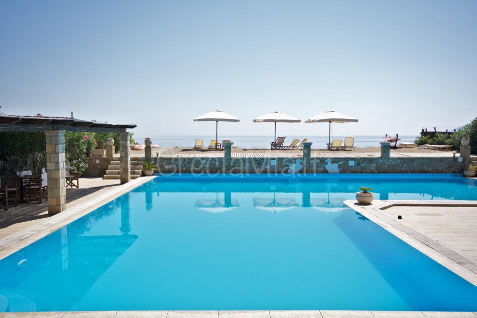 Skyros hotel con piscina
