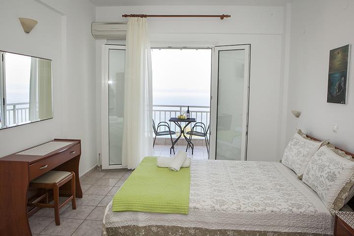 Zephyros Apartments Afytos